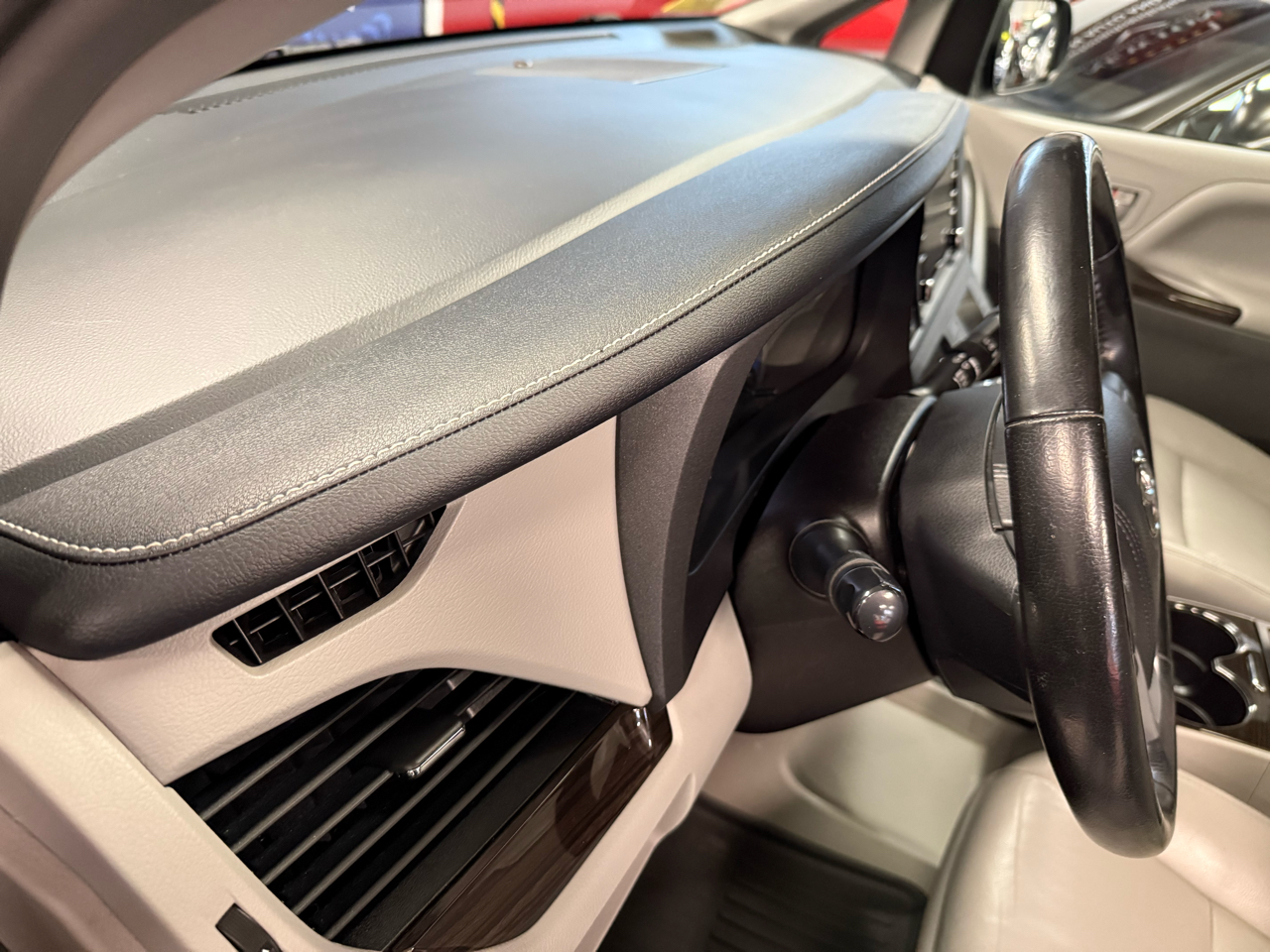 Toyota Sienna XLE 7-Passenger AWD 2018