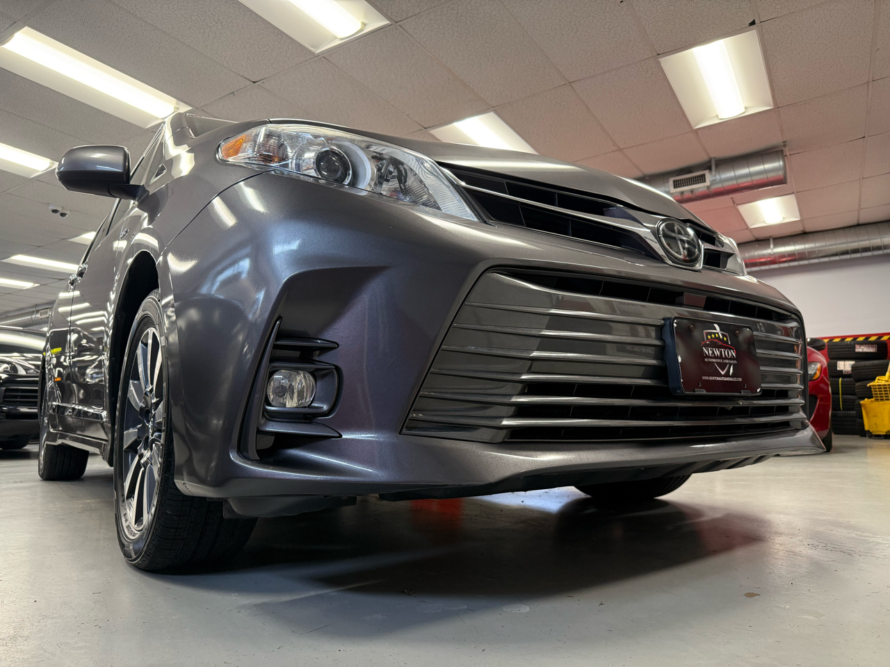 Toyota Sienna XLE 7-Passenger AWD 2018