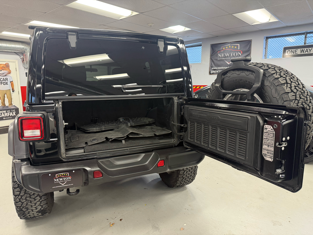 Jeep Wrangler High Tide 4 Door 4x4 2022