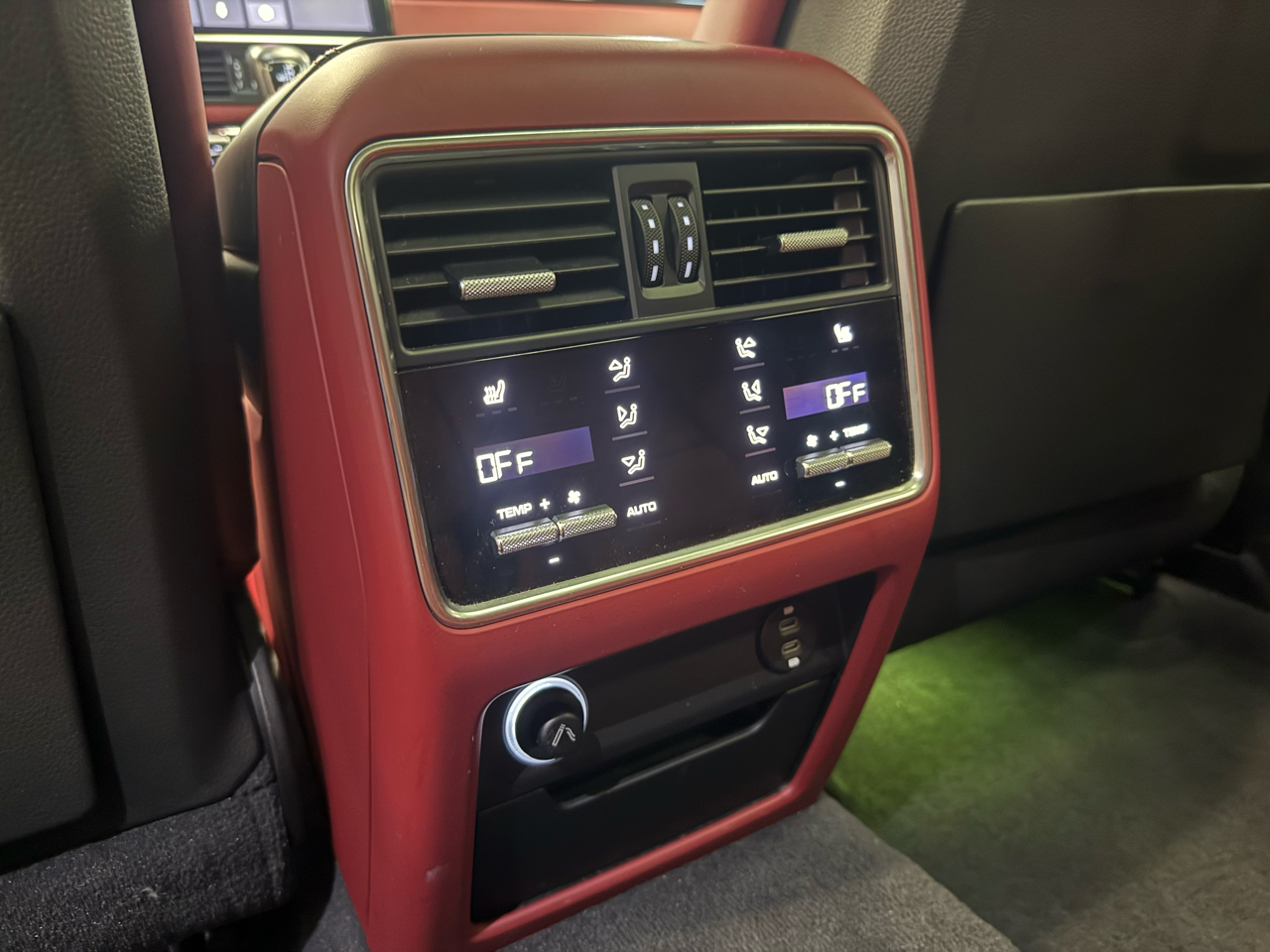 Porsche Cayenne GTS Coupe 2021