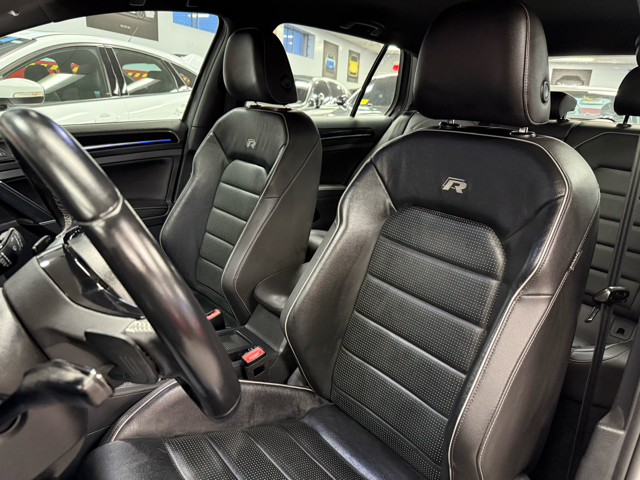 Volkswagen Golf R DCS and Navigation 7A 2019