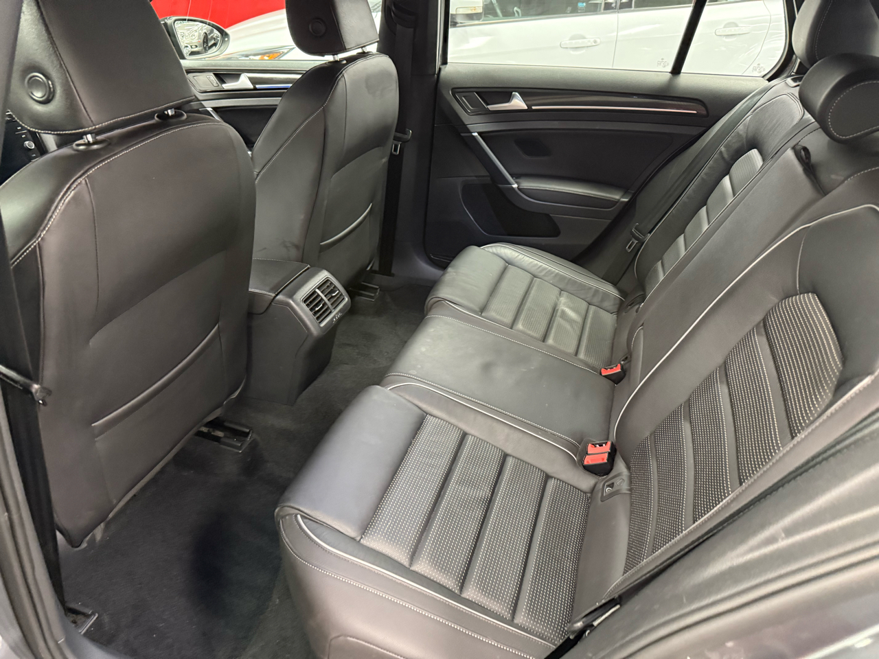 Volkswagen Golf R DCS and Navigation 7A 2019