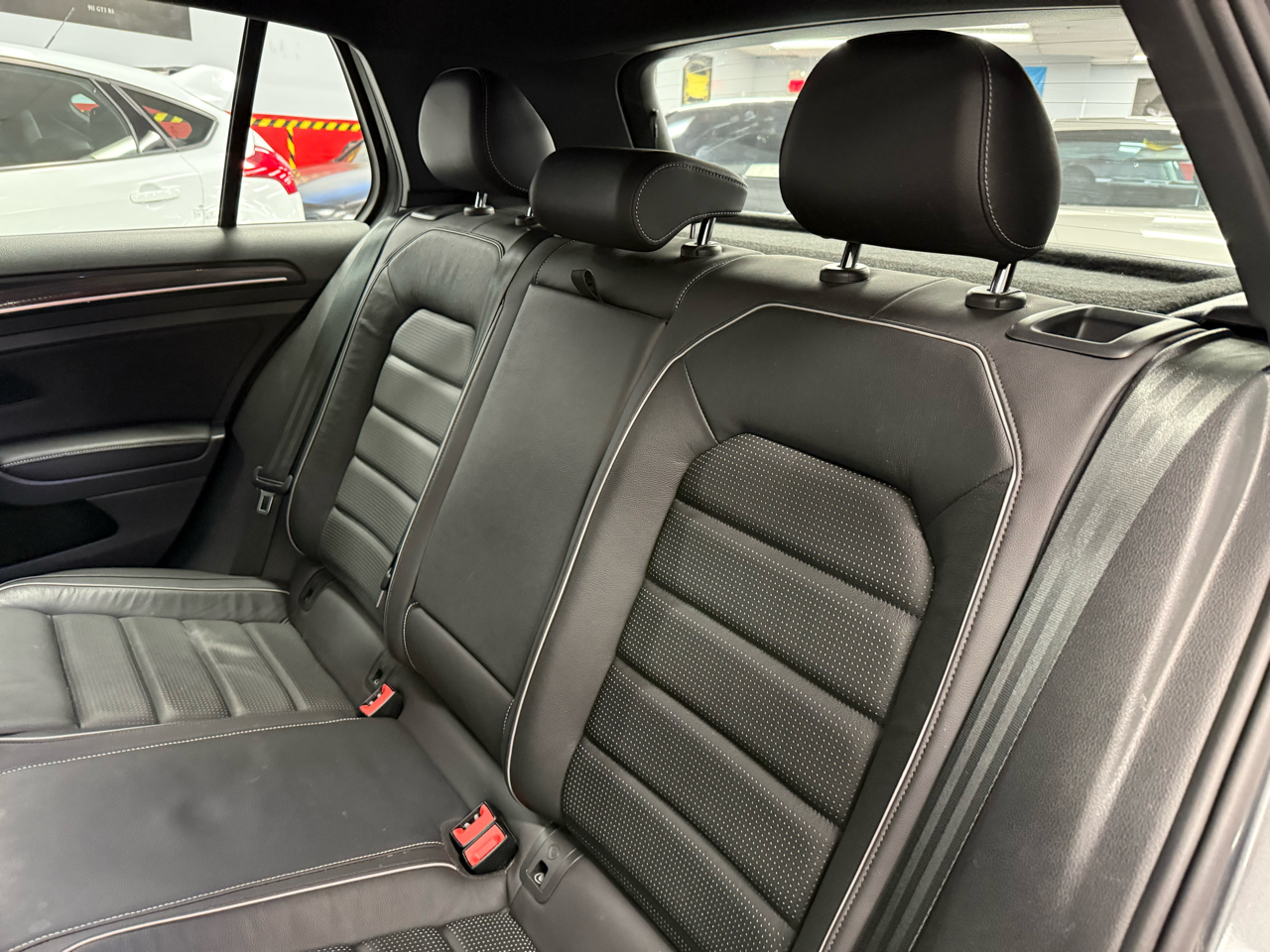 Volkswagen Golf R DCS and Navigation 7A 2019