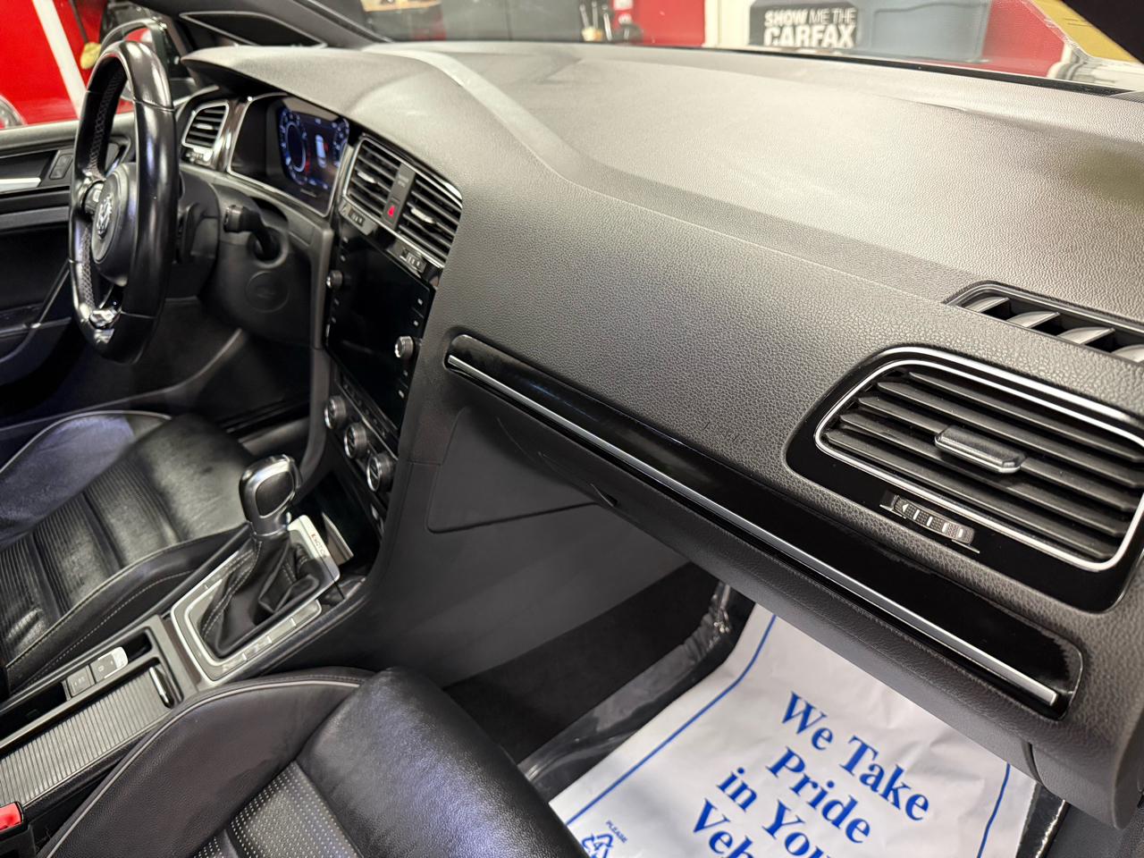 Volkswagen Golf R DCS and Navigation 7A 2019