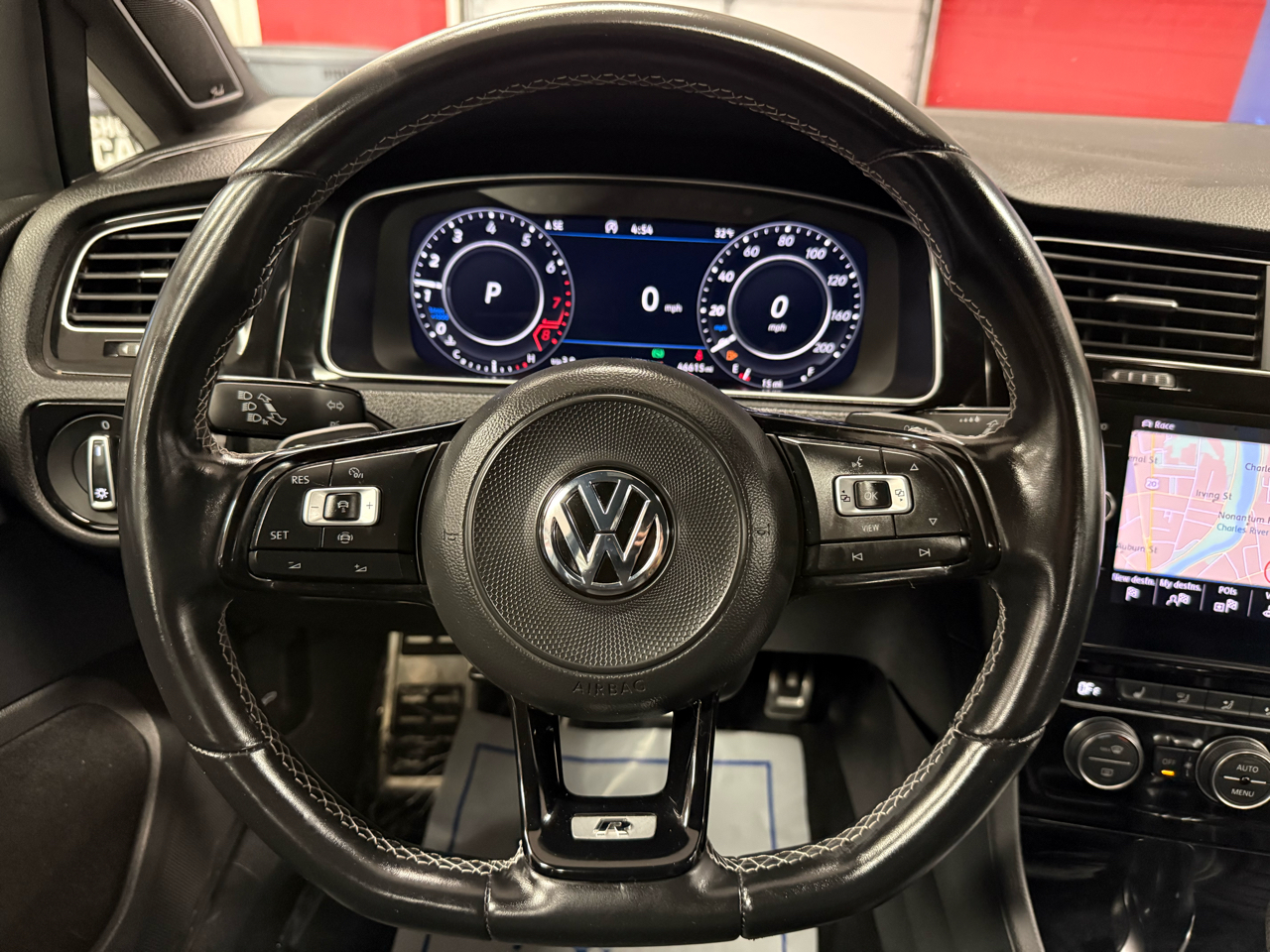 Volkswagen Golf R DCS and Navigation 7A 2019