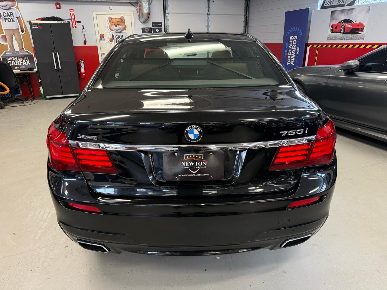 BMW 7-Series 750i xDrive Sedan 2013