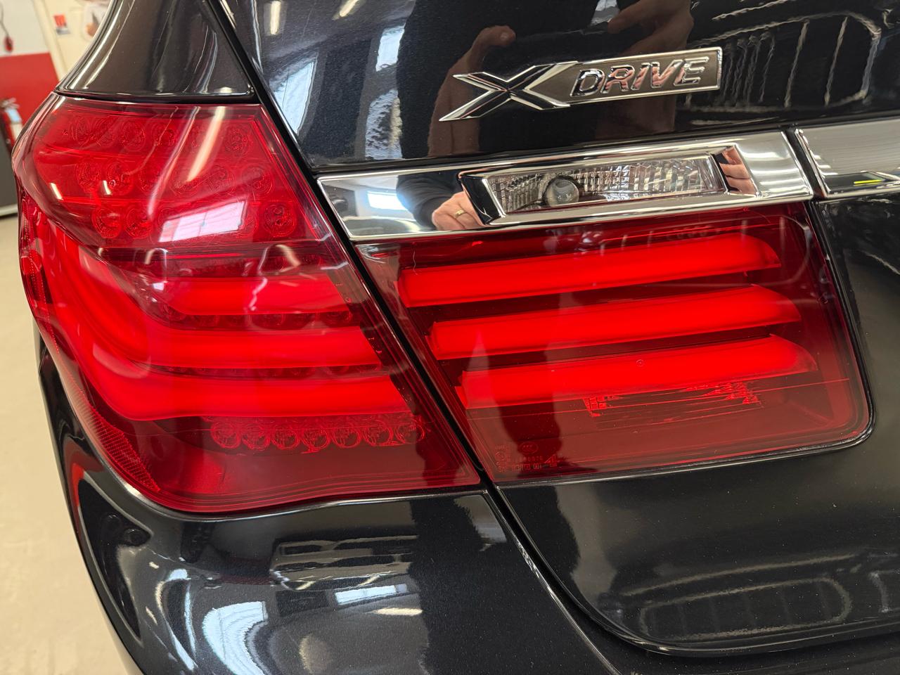 BMW 7-Series 750i xDrive Sedan 2013