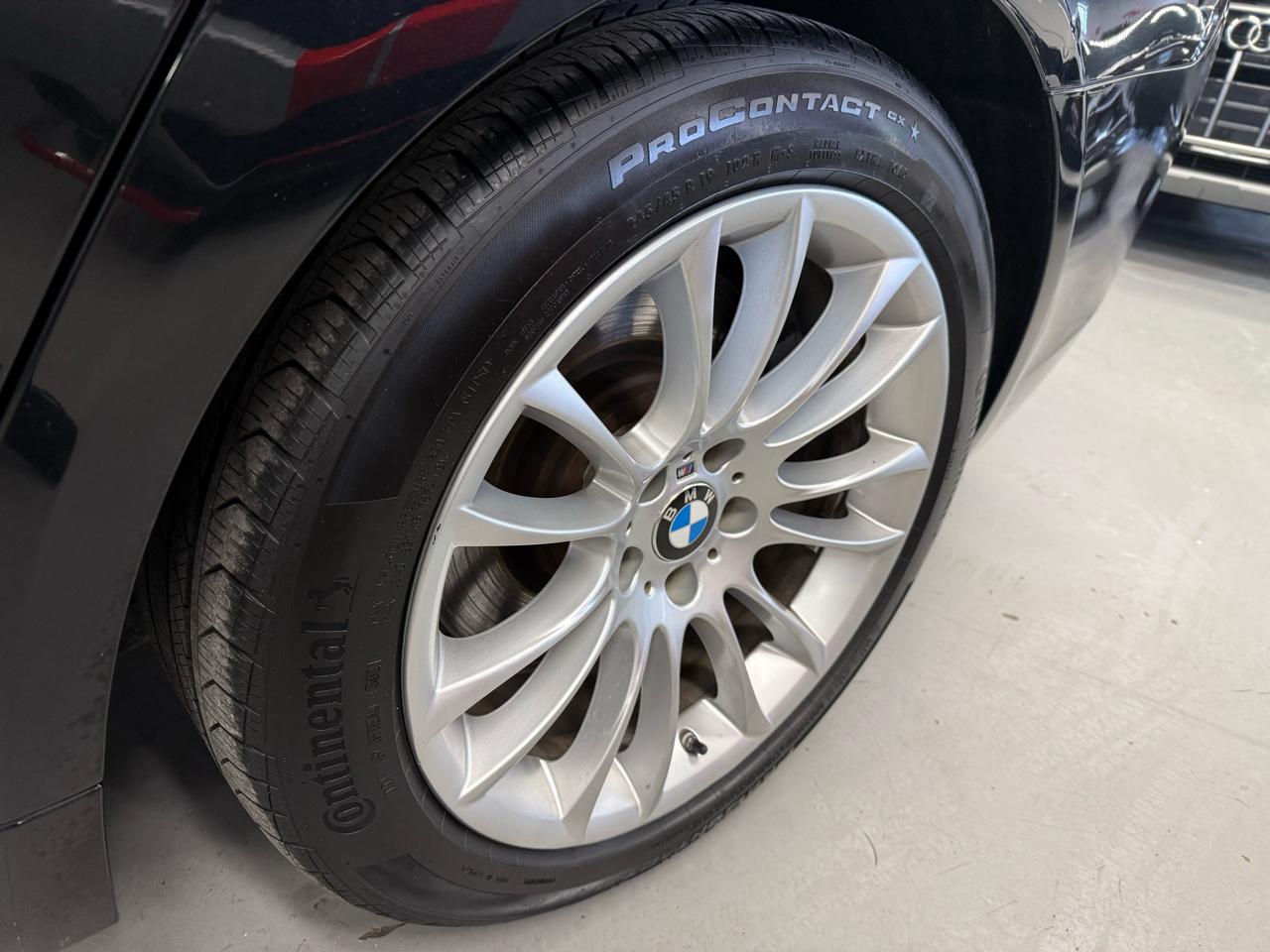 BMW 7-Series 750i xDrive Sedan 2013