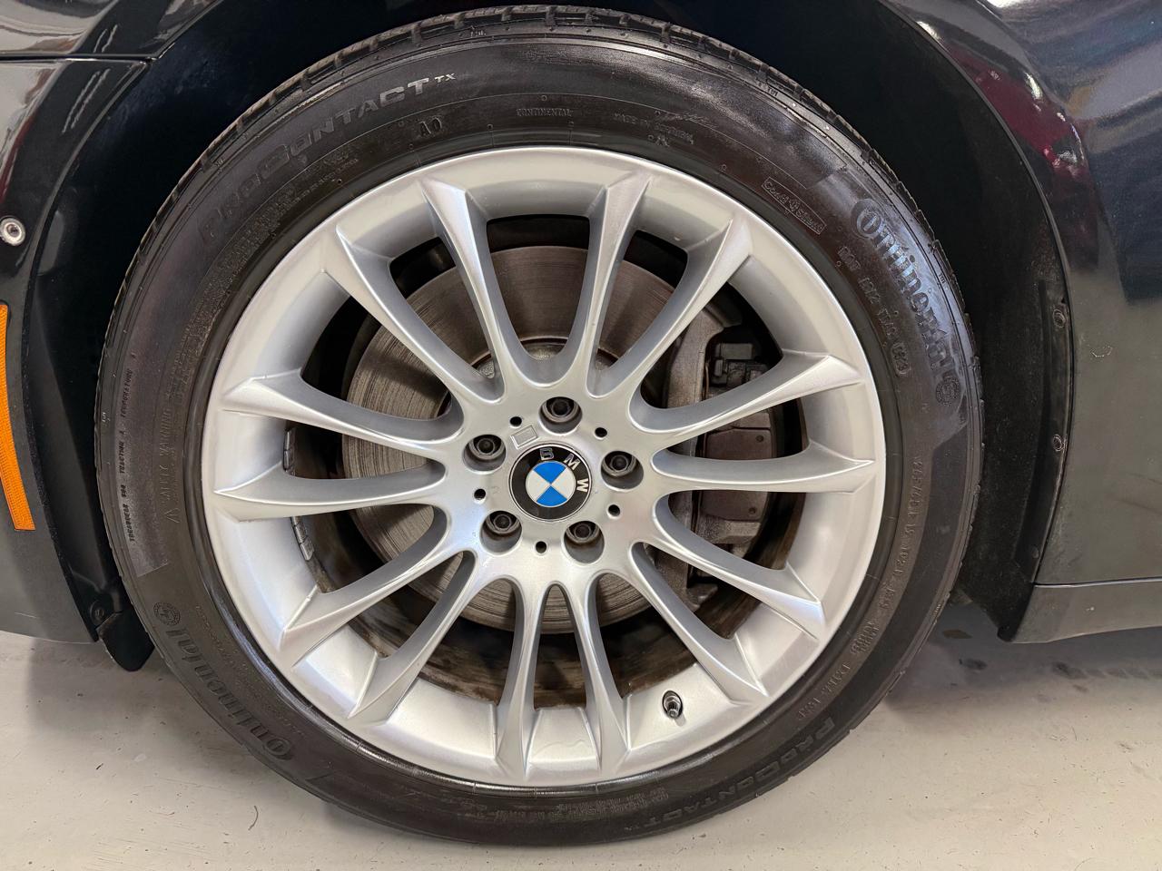 BMW 7-Series 750i xDrive Sedan 2013