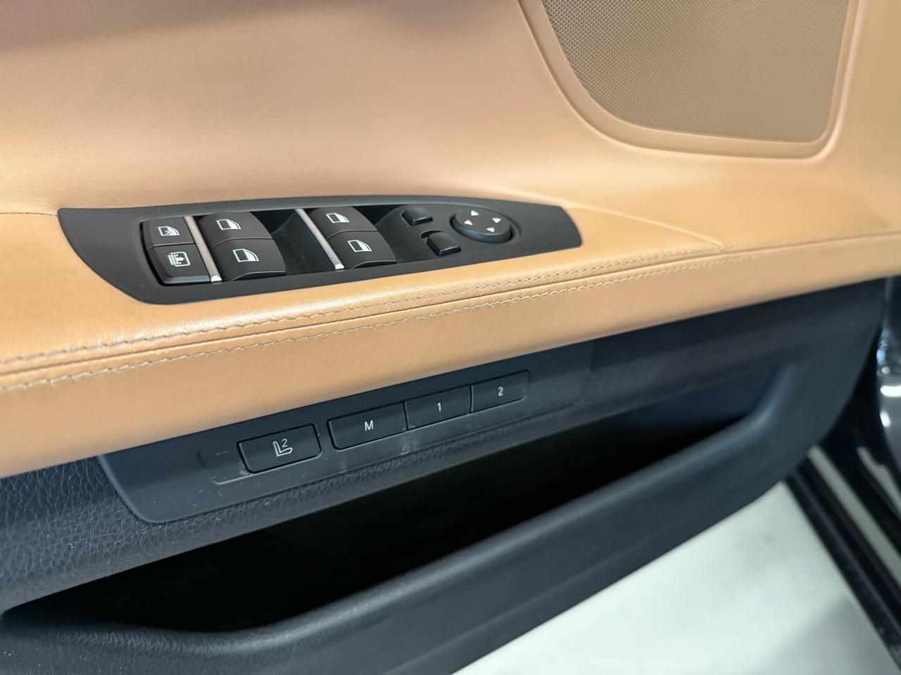 BMW 7-Series 750i xDrive Sedan 2013