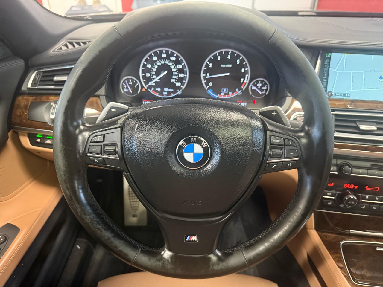 BMW 7-Series 750i xDrive Sedan 2013