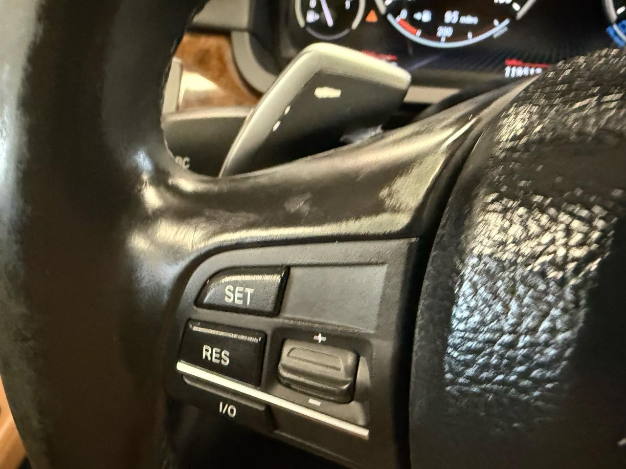 BMW 7-Series 750i xDrive Sedan 2013