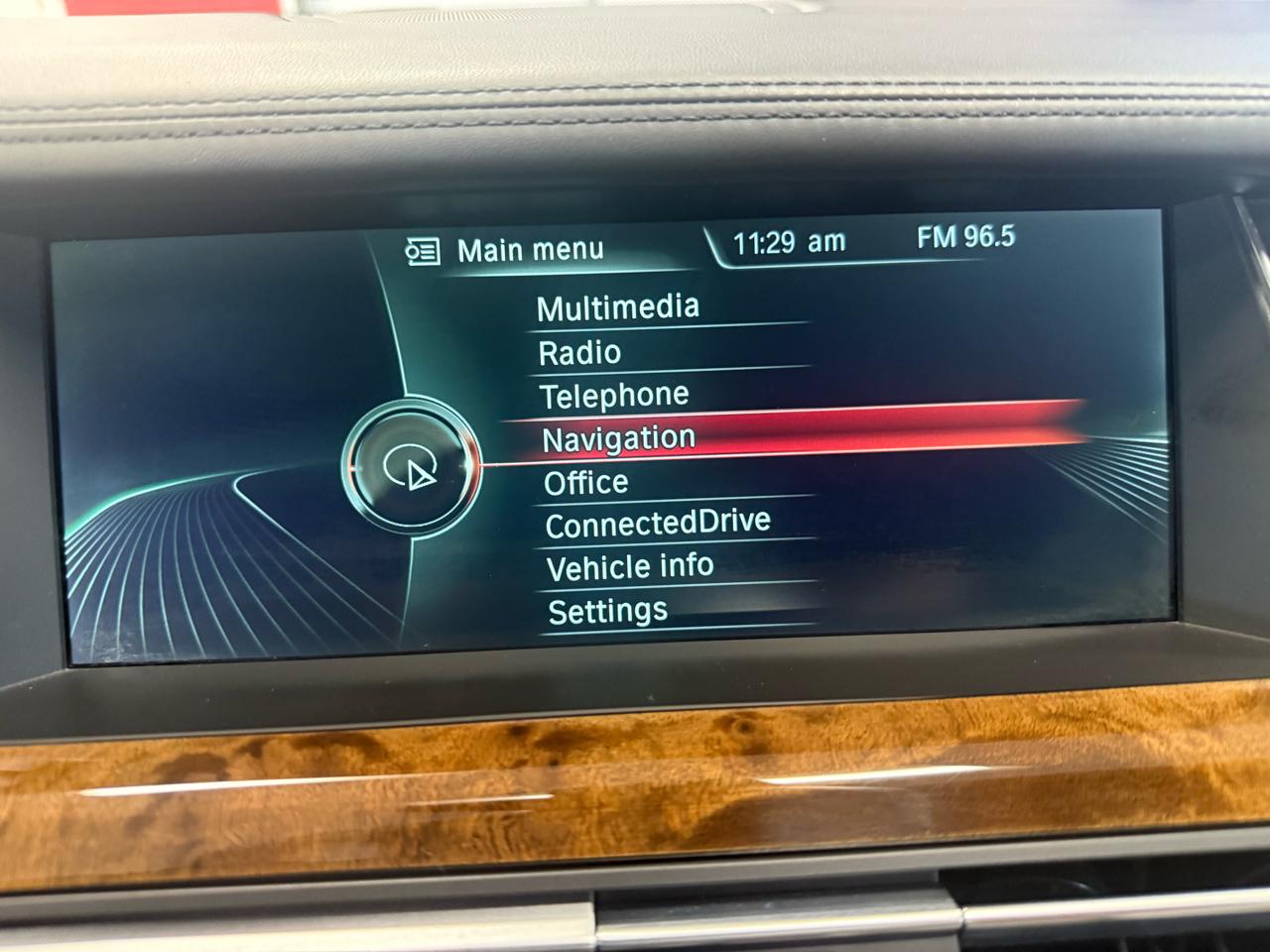 BMW 7-Series 750i xDrive Sedan 2013