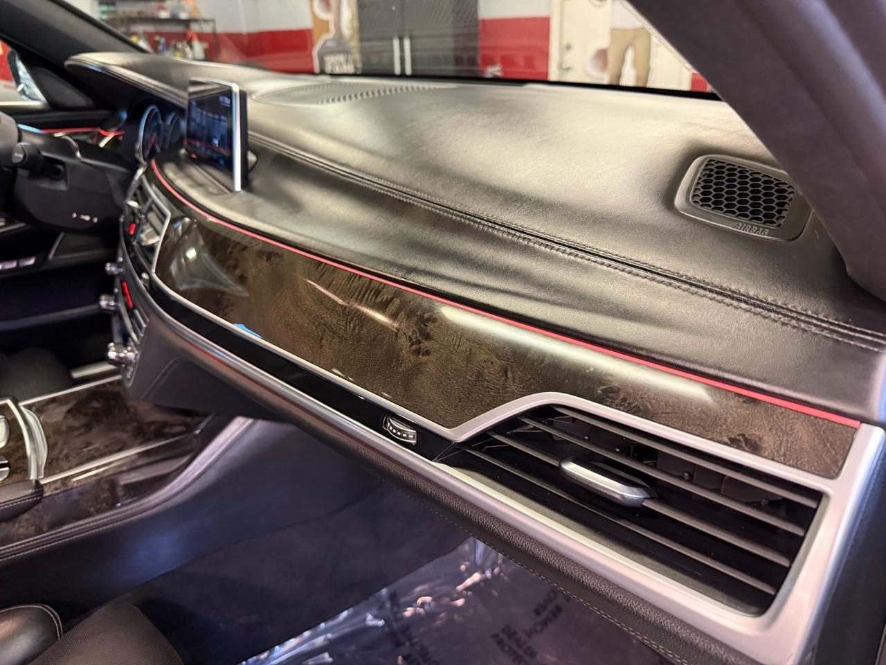 BMW 7-Series 750i xDrive 2017