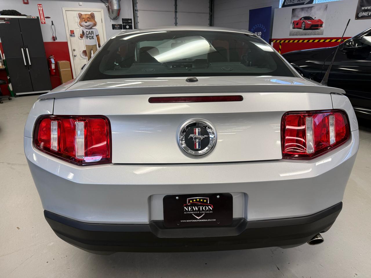 Ford Mustang V6 Coupe 2010