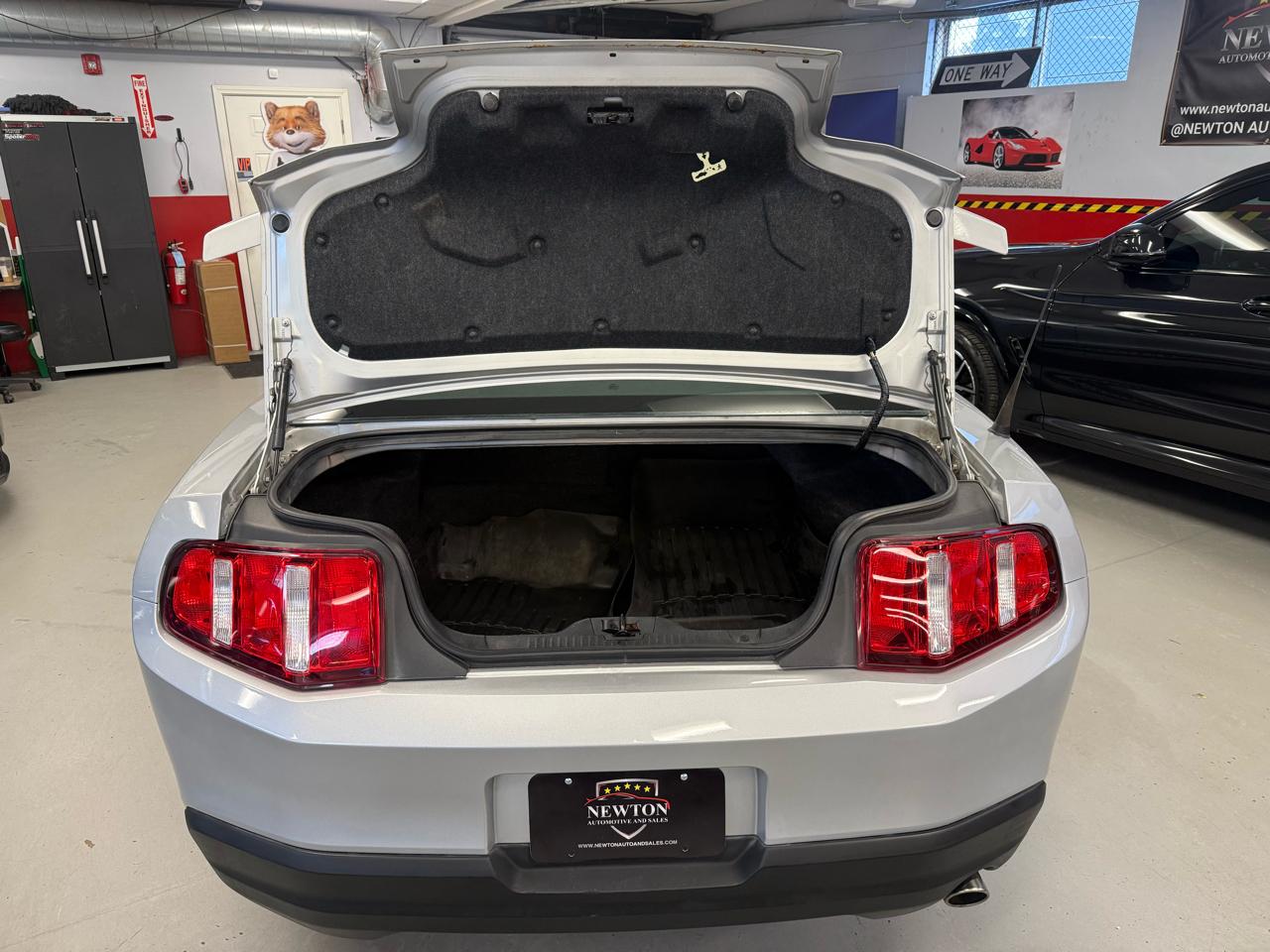 Ford Mustang V6 Coupe 2010