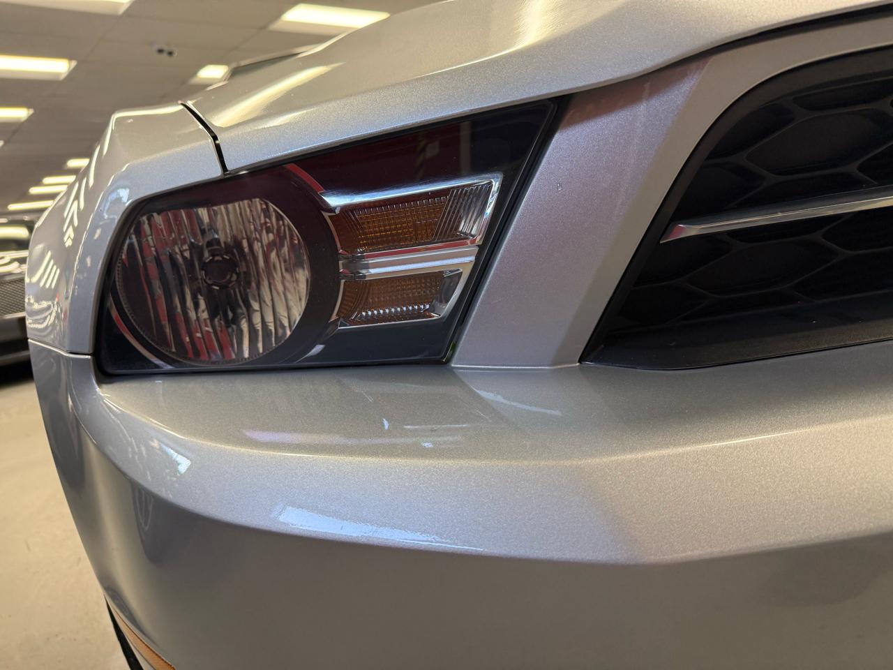 Ford Mustang V6 Coupe 2010