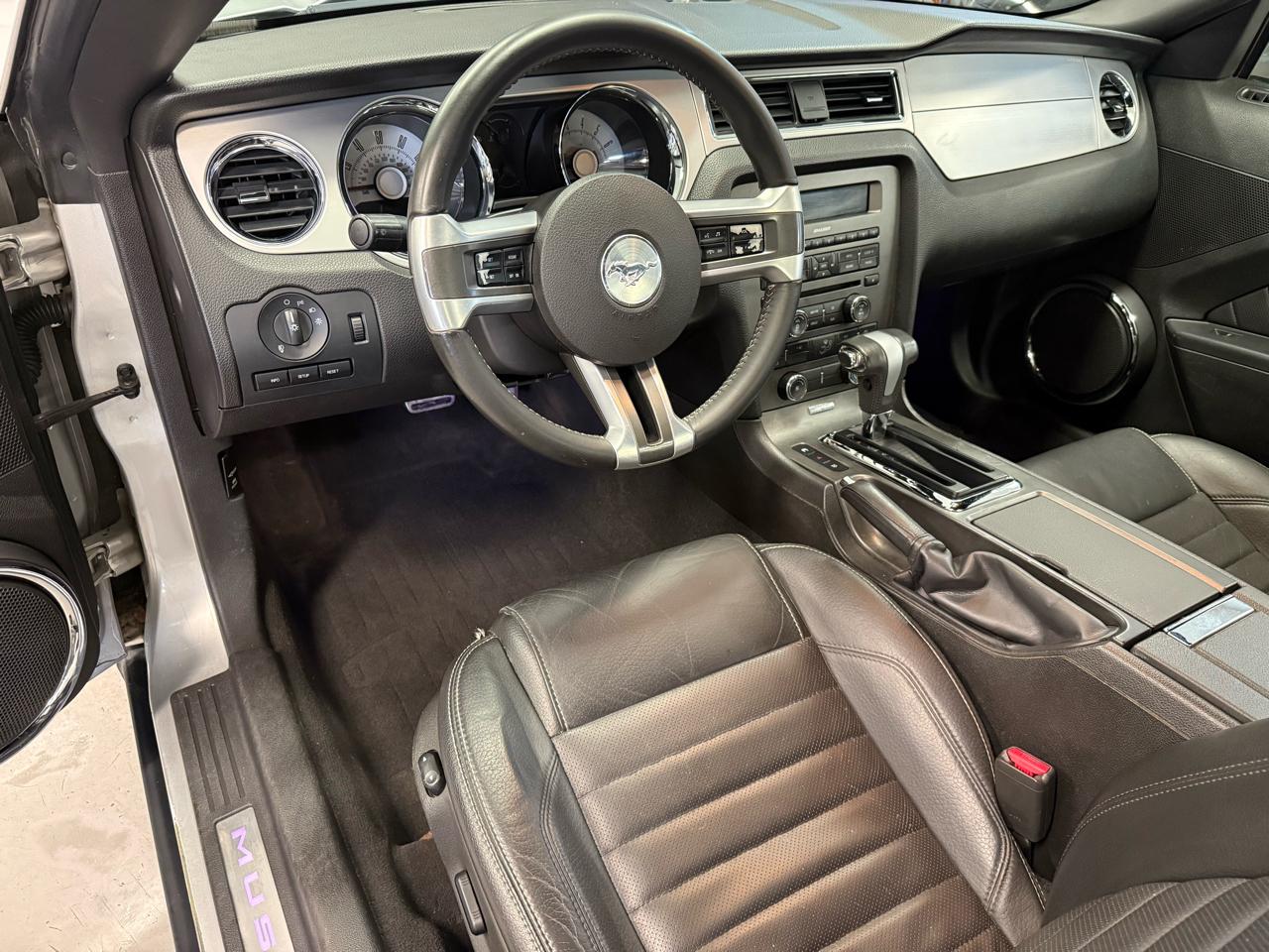 Ford Mustang V6 Coupe 2010