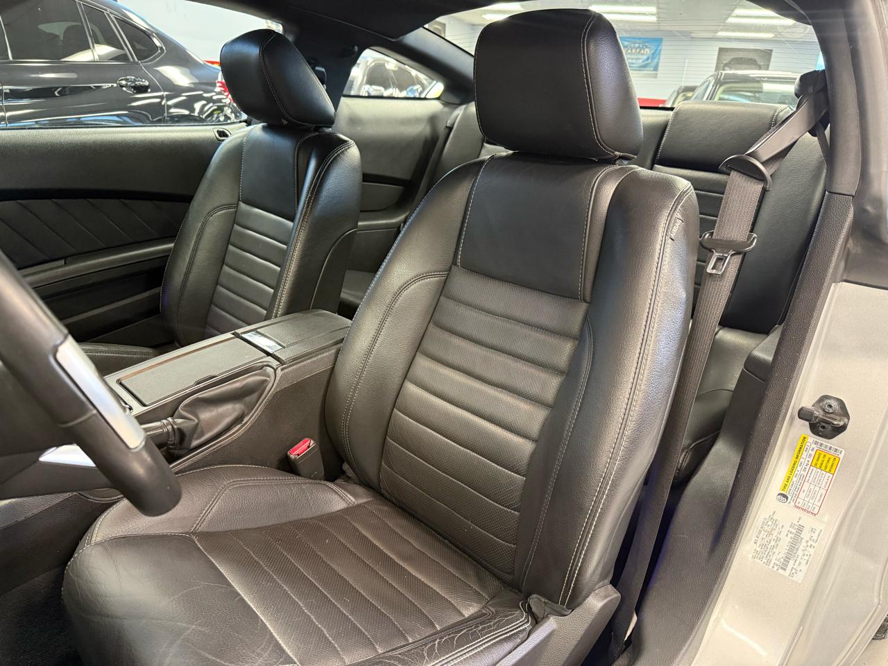 Ford Mustang V6 Coupe 2010