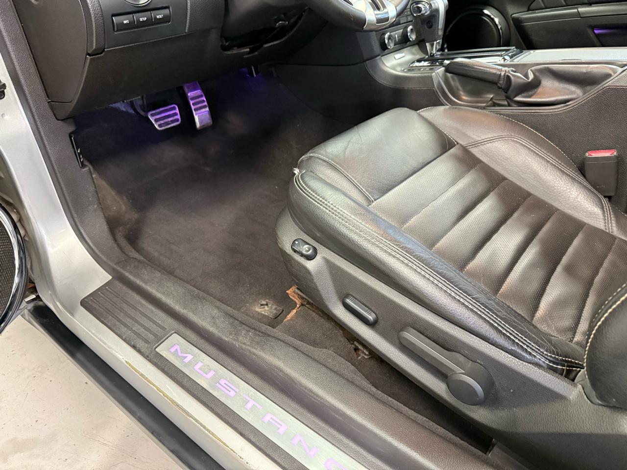 Ford Mustang V6 Coupe 2010