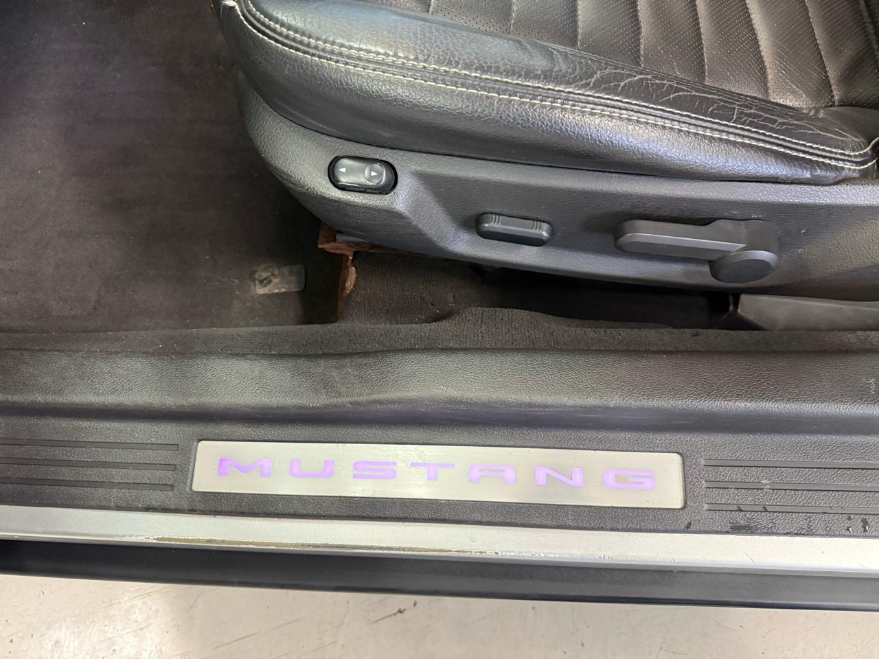 Ford Mustang V6 Coupe 2010