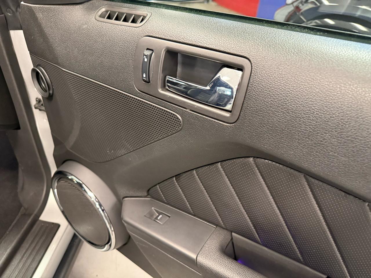 Ford Mustang V6 Coupe 2010