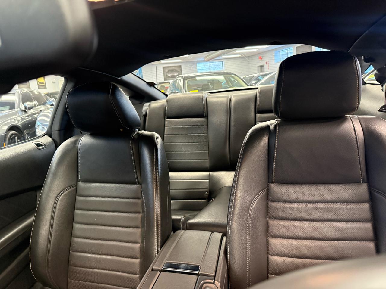 Ford Mustang V6 Coupe 2010