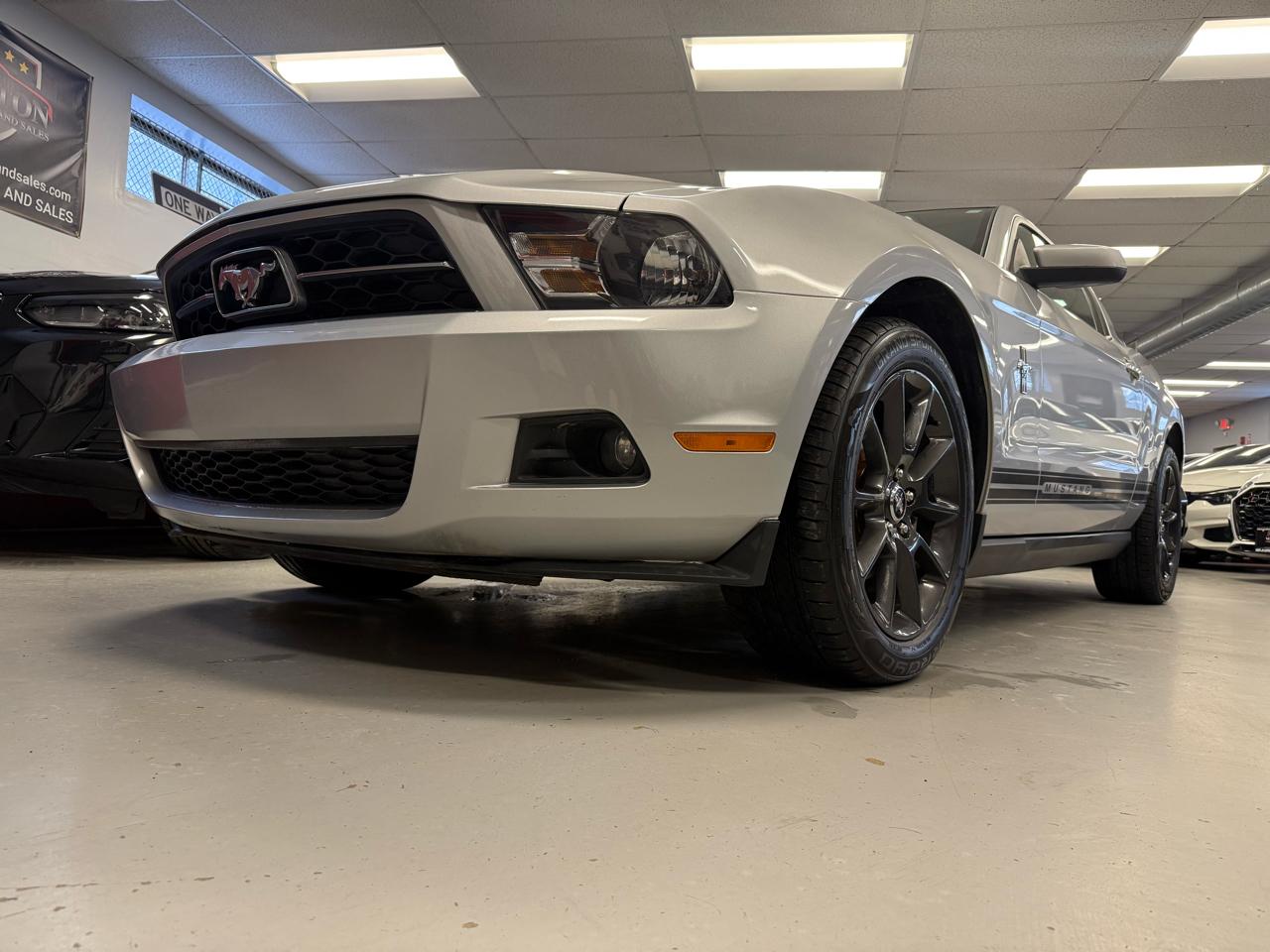 Ford Mustang V6 Coupe 2010