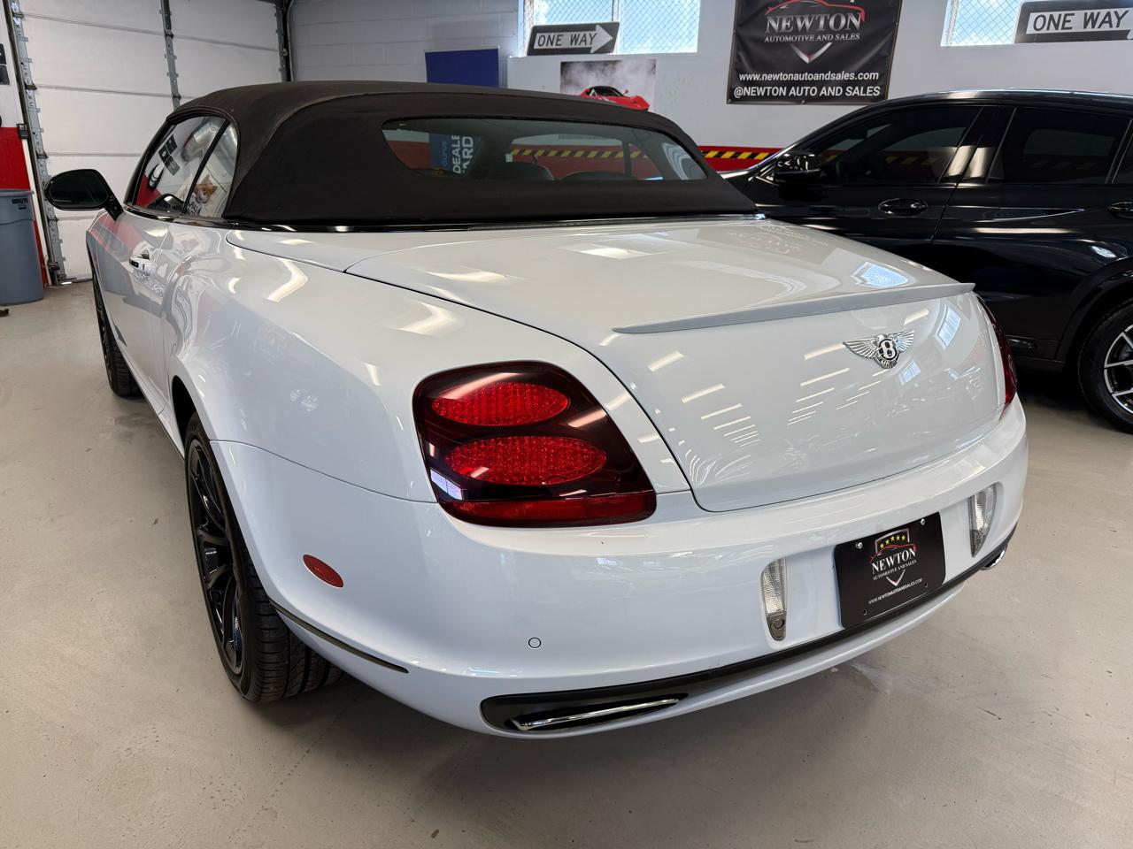 Bentley Continental Supersports Convertible 2011