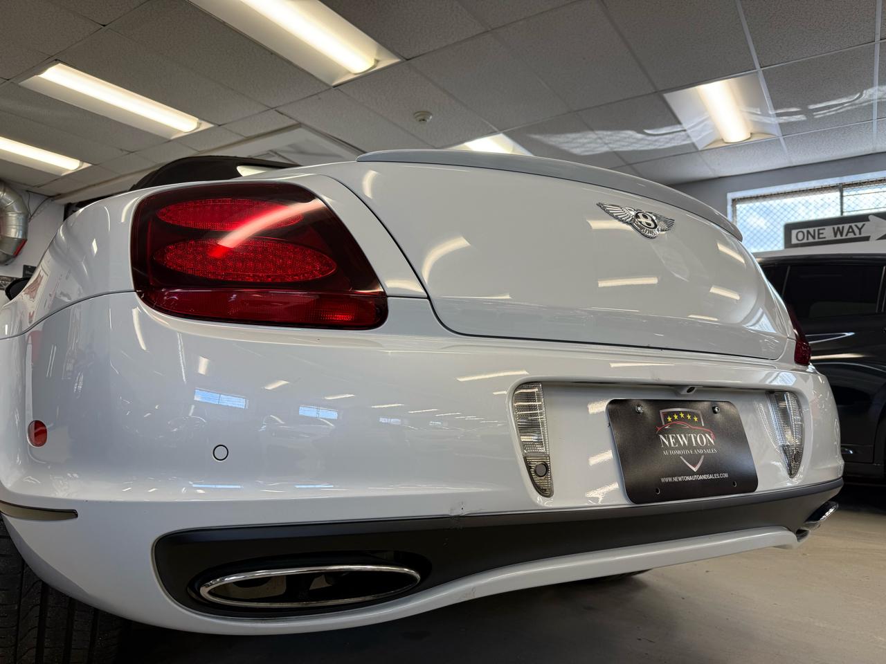 Bentley Continental Supersports Convertible 2011