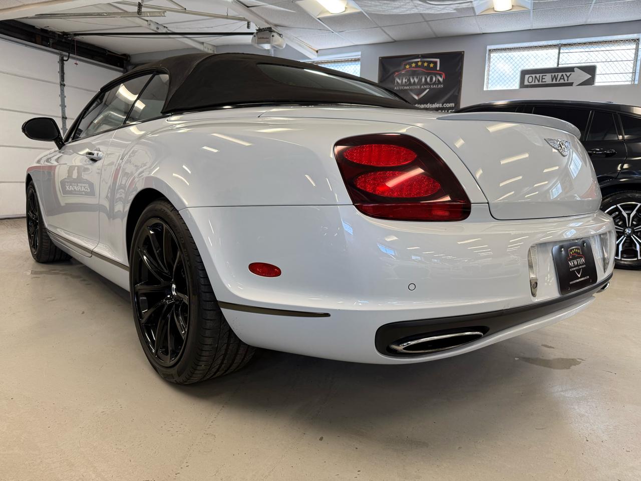 Bentley Continental Supersports Convertible 2011