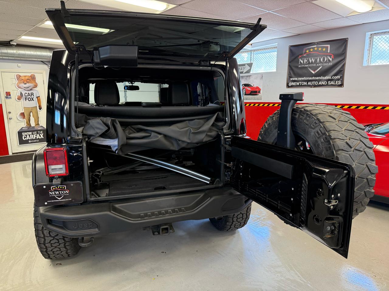 Jeep Wrangler Unlimited Sahara 4WD 2015