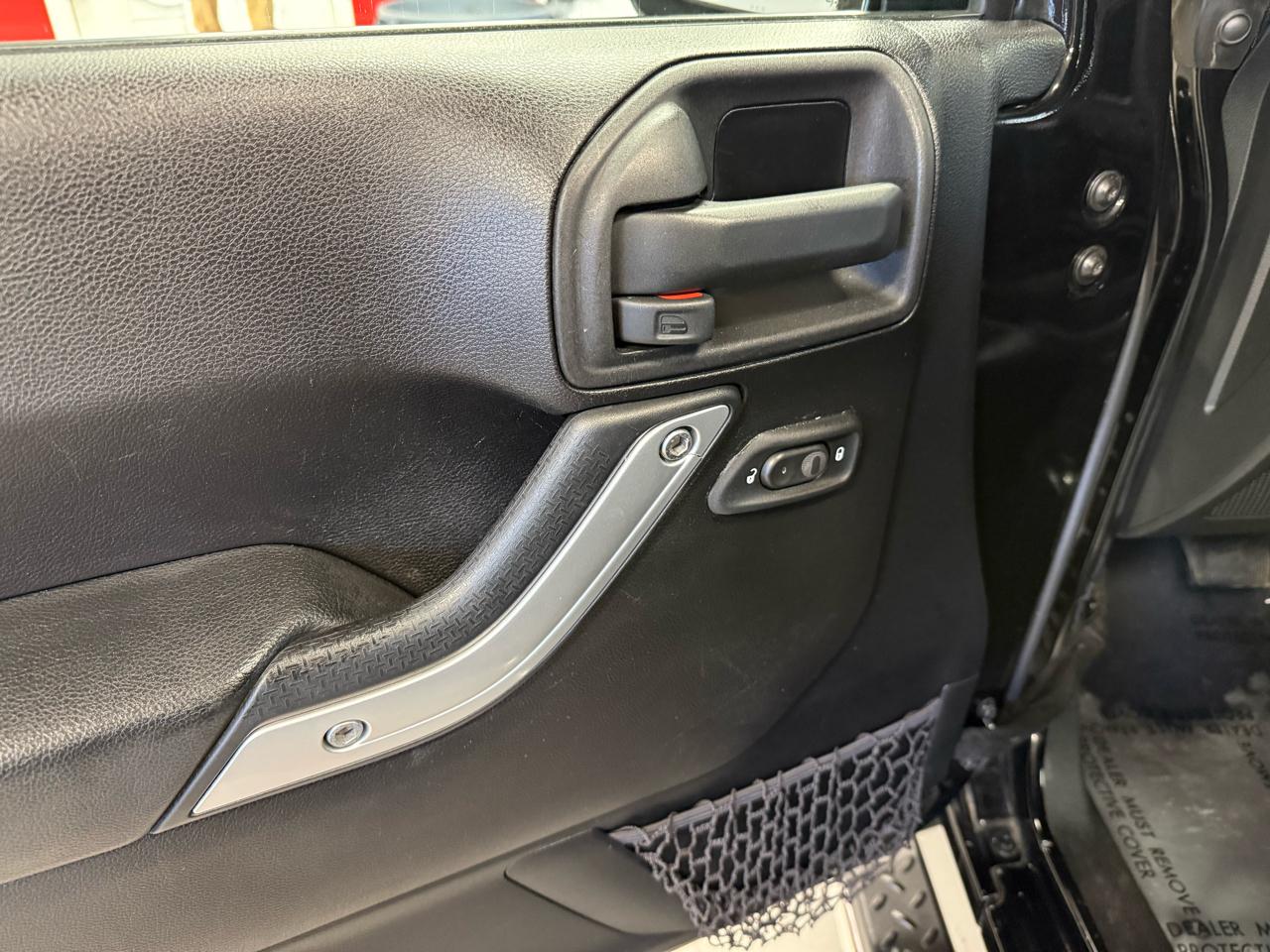 Jeep Wrangler Unlimited Sahara 4WD 2015