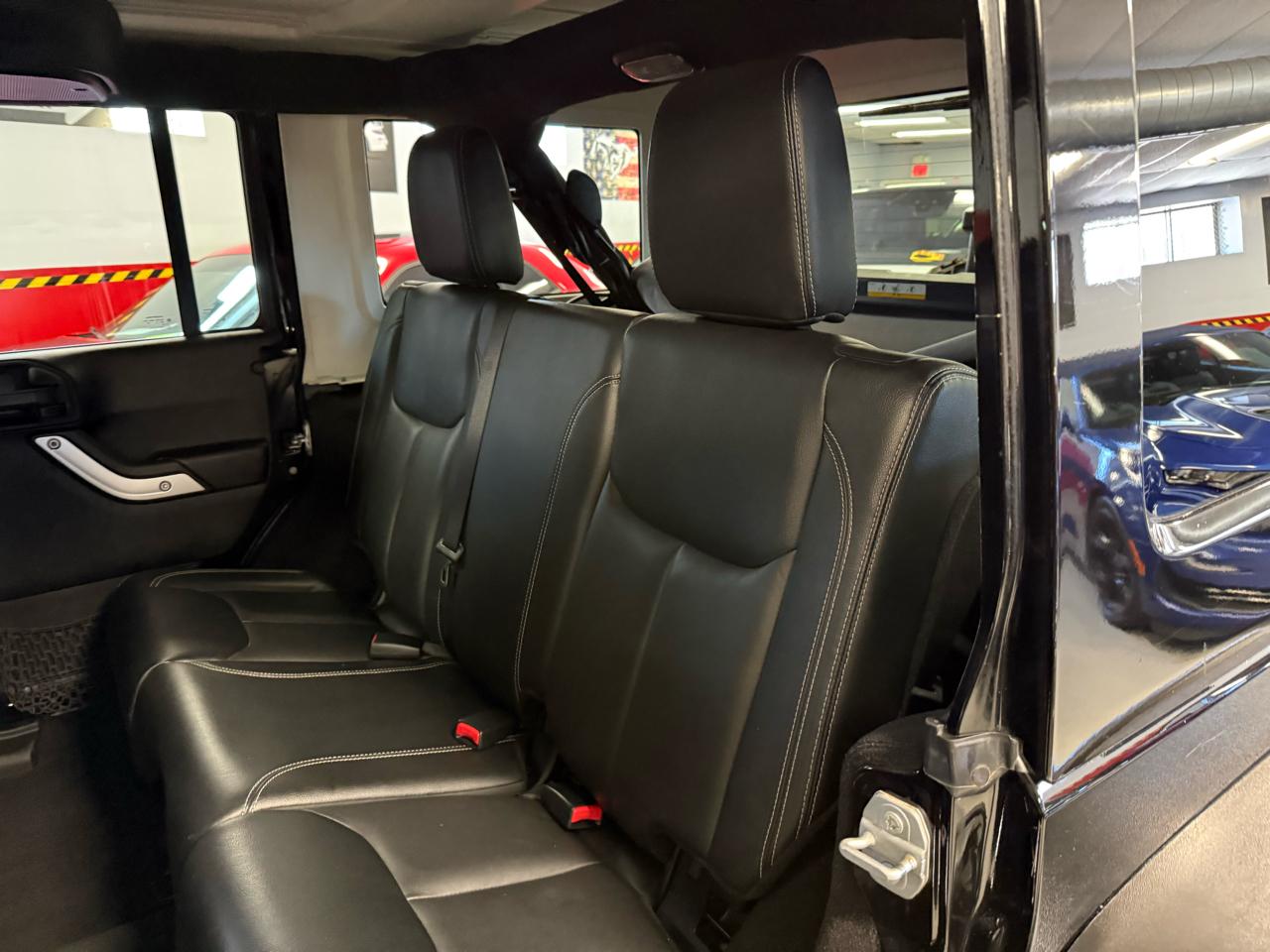 Jeep Wrangler Unlimited Sahara 4WD 2015