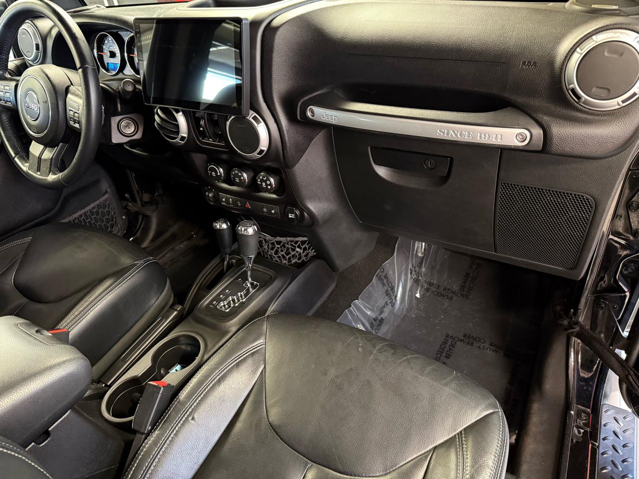 Jeep Wrangler Unlimited Sahara 4WD 2015