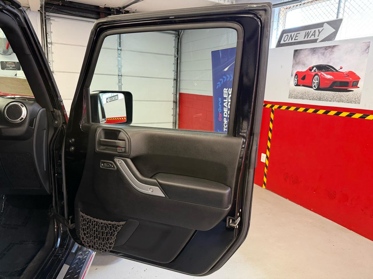 Jeep Wrangler Unlimited Sahara 4WD 2015