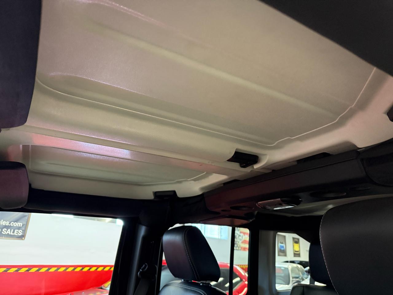 Jeep Wrangler Unlimited Sahara 4WD 2015