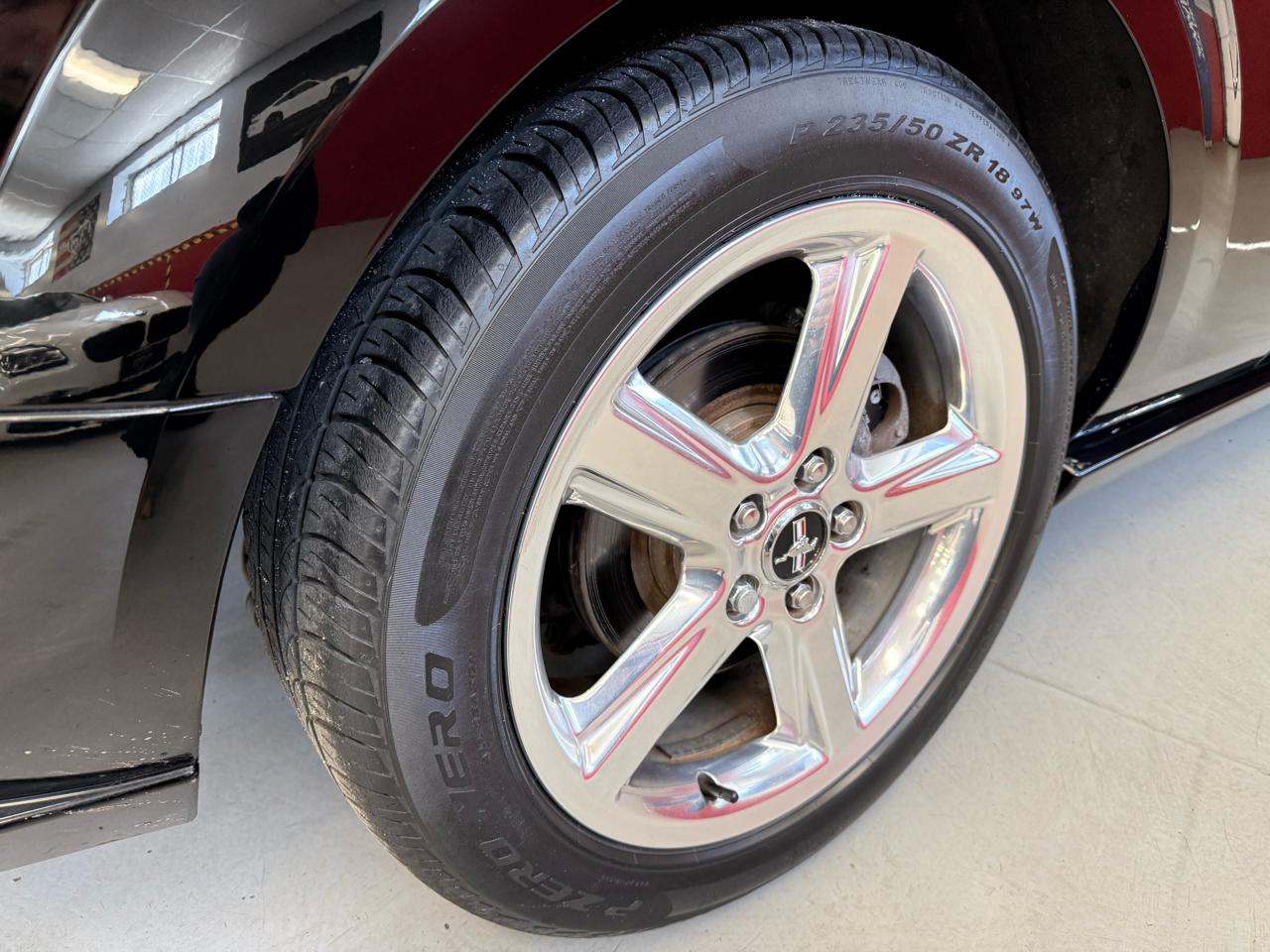 Ford Mustang GT Deluxe Coupe 2008