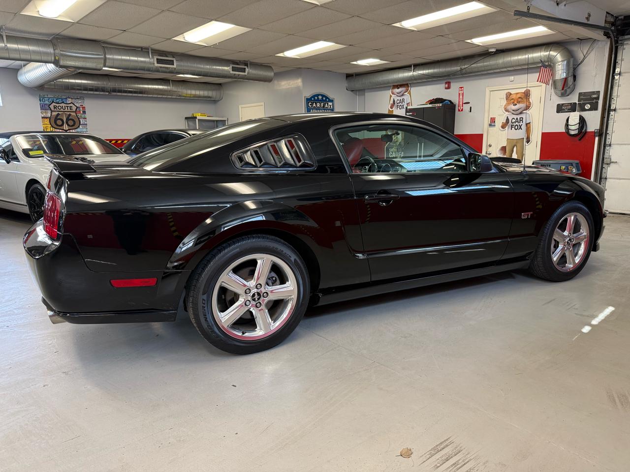 Ford Mustang GT Deluxe Coupe 2008
