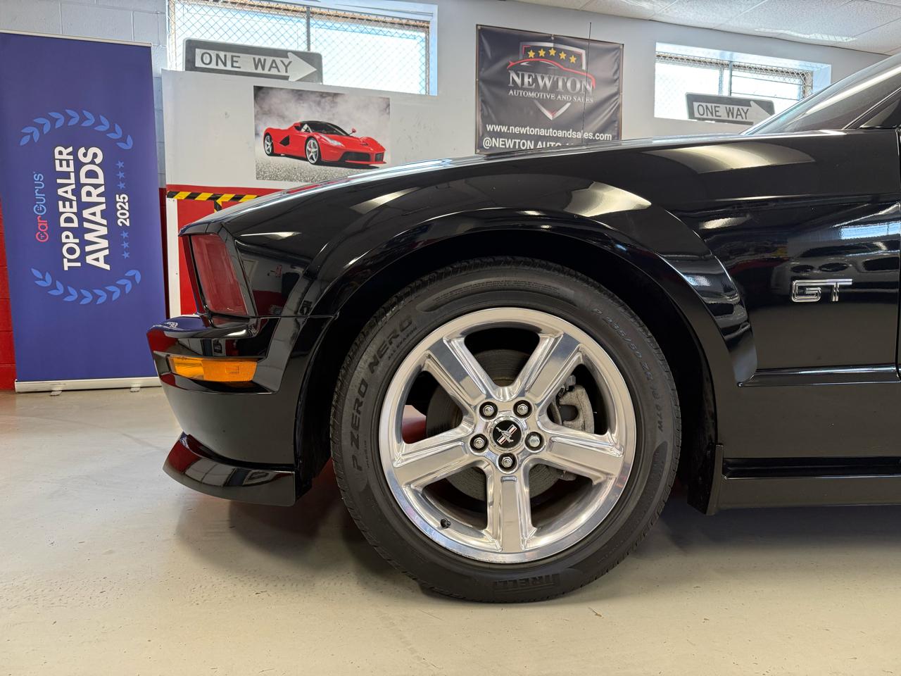 Ford Mustang GT Deluxe Coupe 2008