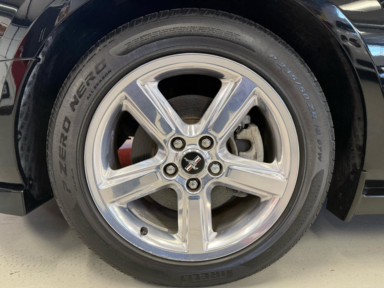 Ford Mustang GT Deluxe Coupe 2008