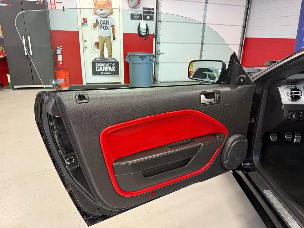 Ford Mustang GT Deluxe Coupe 2008