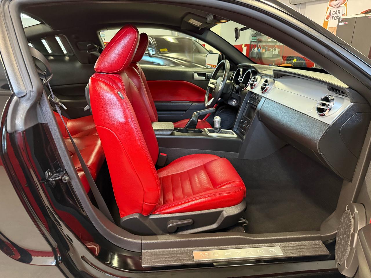 Ford Mustang GT Deluxe Coupe 2008