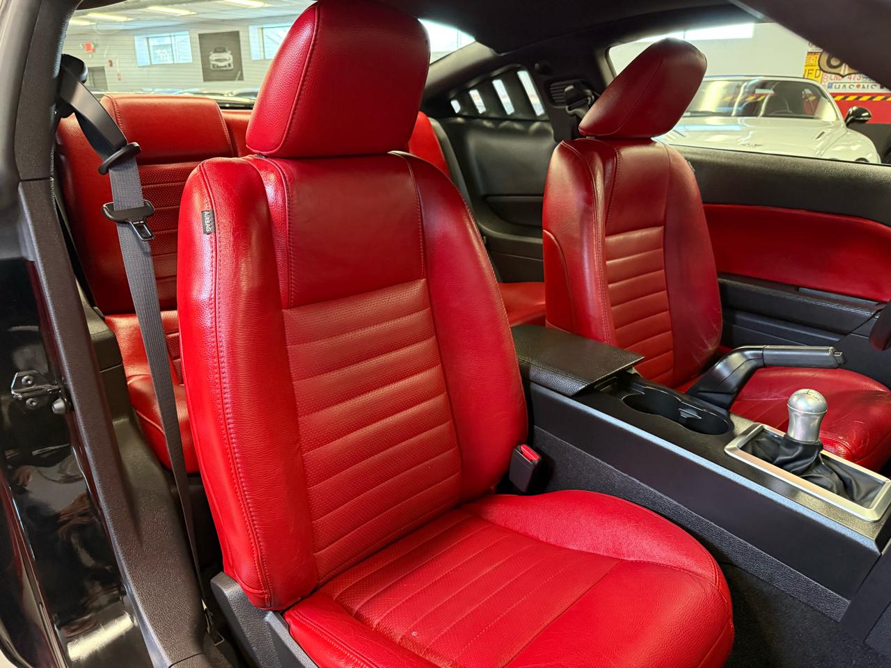 Ford Mustang GT Deluxe Coupe 2008