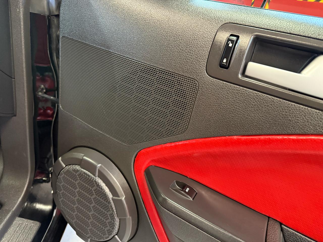 Ford Mustang GT Deluxe Coupe 2008