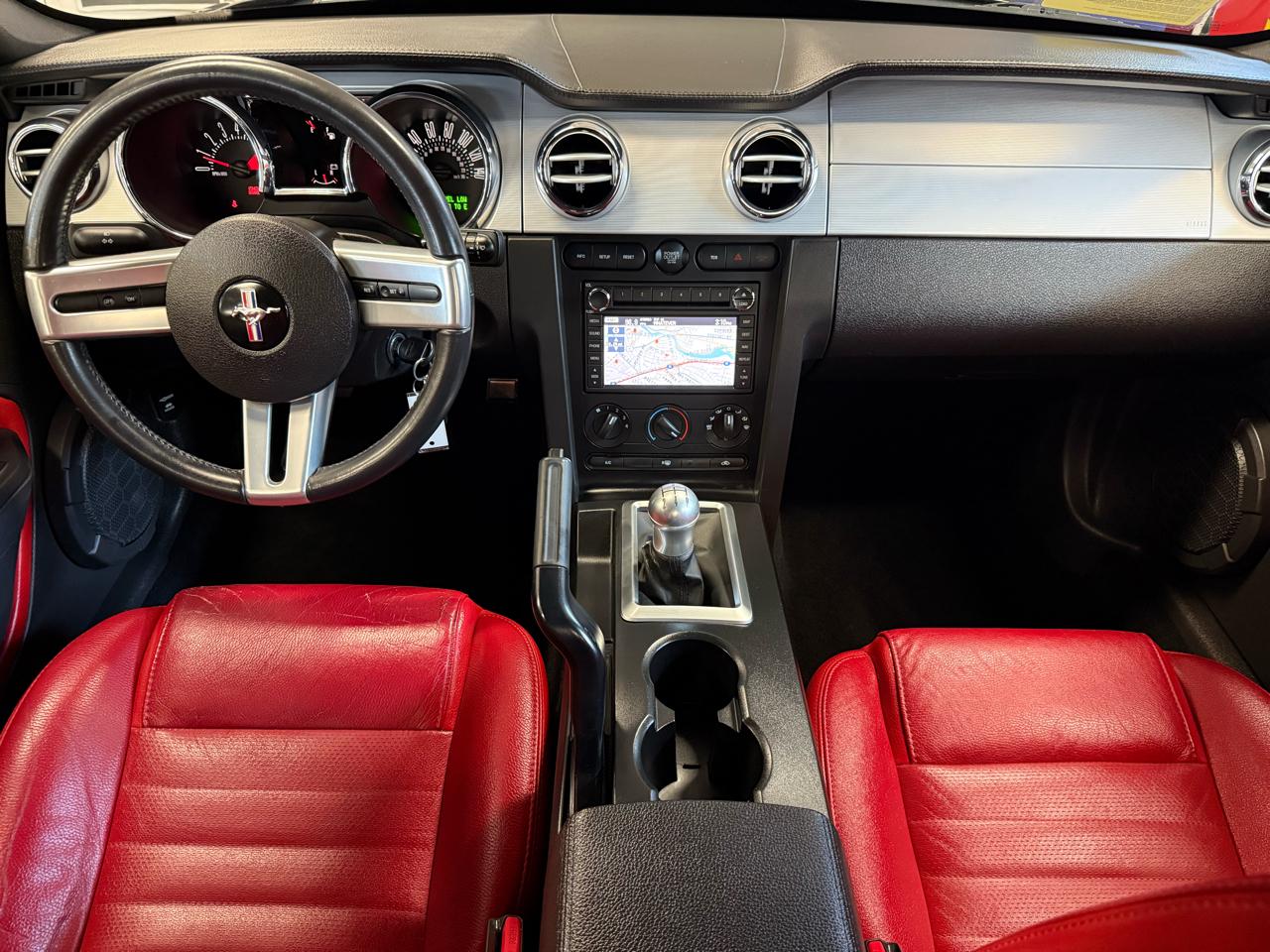 Ford Mustang GT Deluxe Coupe 2008