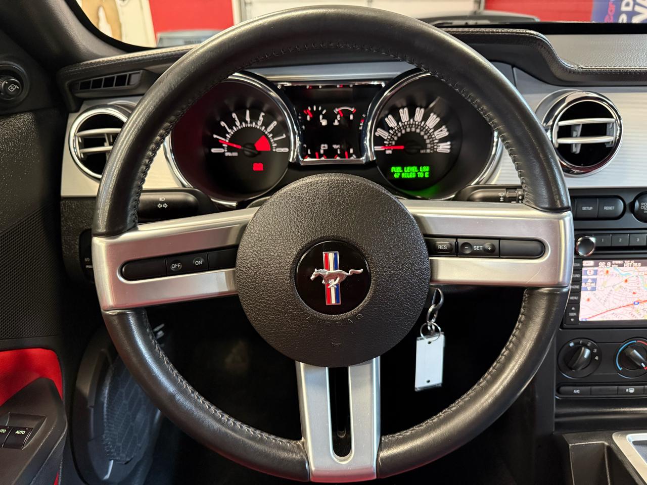 Ford Mustang GT Deluxe Coupe 2008