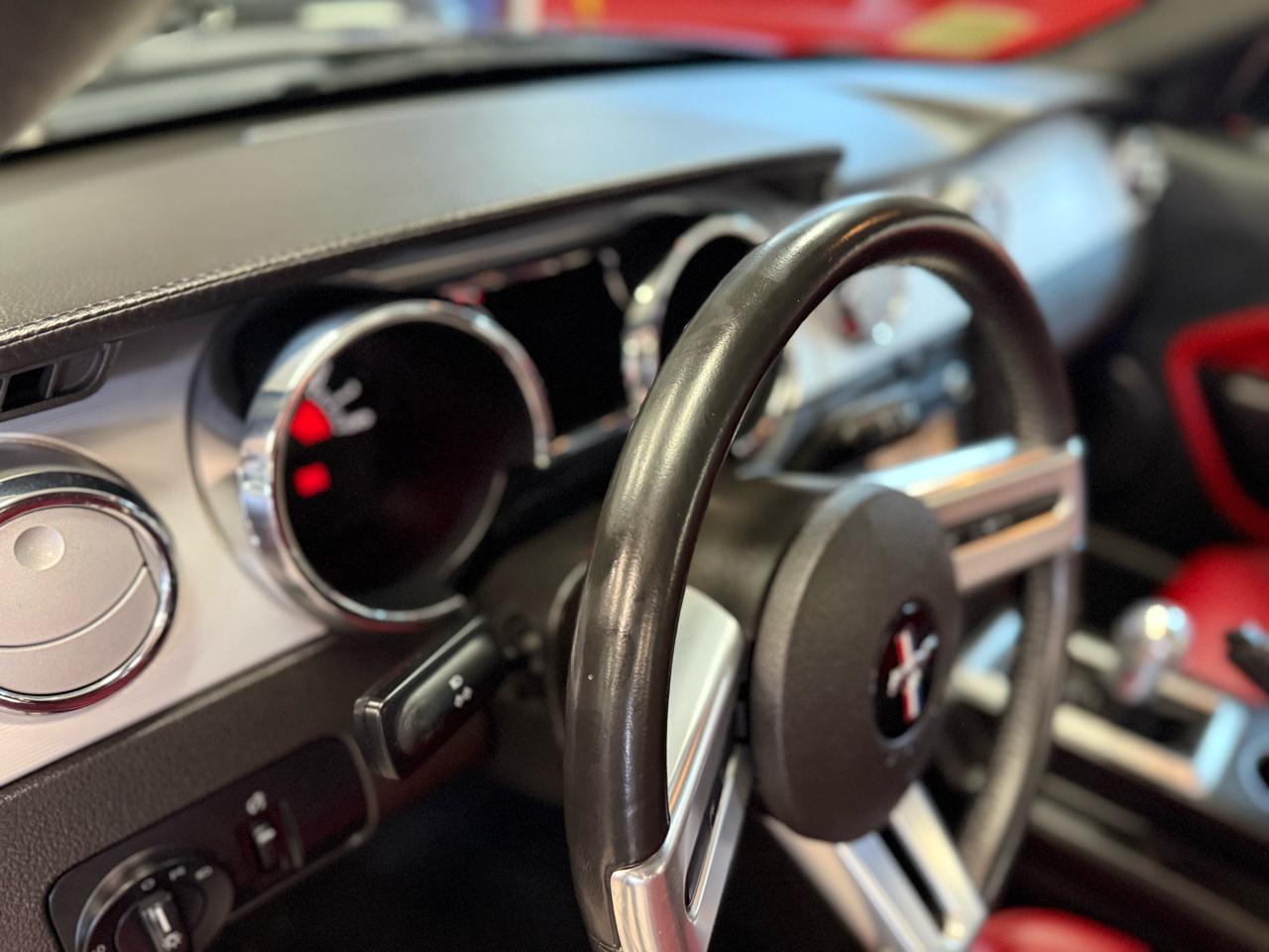 Ford Mustang GT Deluxe Coupe 2008