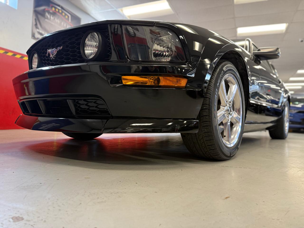 Ford Mustang GT Deluxe Coupe 2008