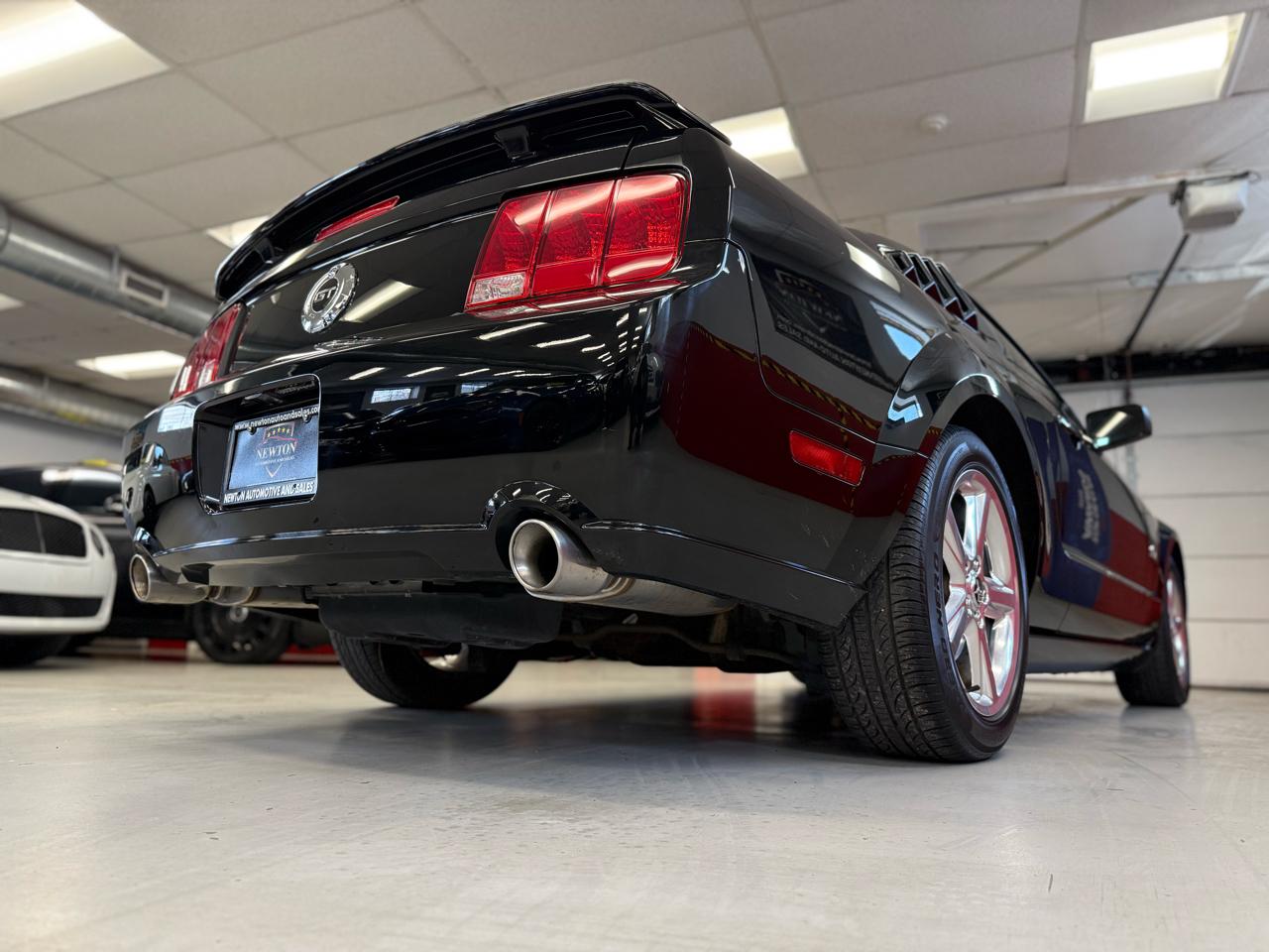 Ford Mustang GT Deluxe Coupe 2008